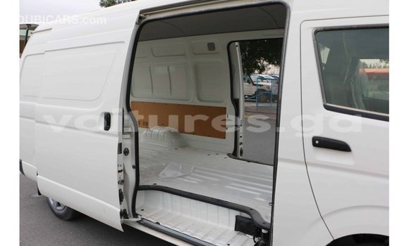 Acheter Import Voiture Toyota Hiace Blanc à Import - Dubai, Estuaire Acheter Import Voiture Toyota Hiace Blanc à Import - Dubai, Estuaire