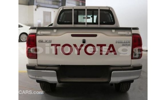 Acheter Import Voiture Toyota Hilux Blanc à Import - Dubai, Estuaire Acheter Import Voiture Toyota Hilux Blanc à Import - Dubai, Estuaire