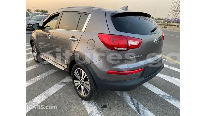 Big with watermark kia sportage estuaire import dubai 5248