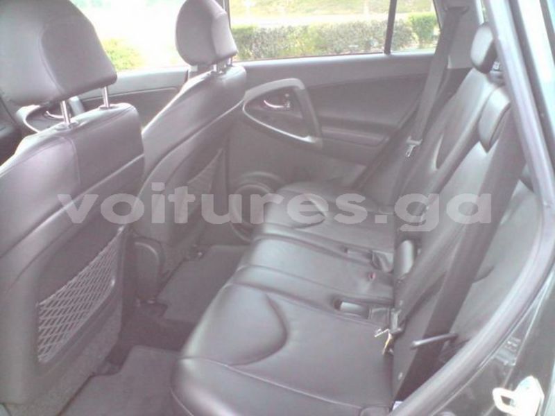 Big with watermark b8496812 6