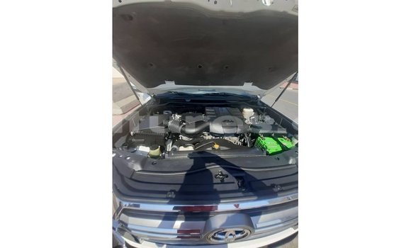 Acheter Import Voiture Toyota Land Cruiser Noir à Import - Dubai, Estuaire Acheter Import Voiture Toyota Land Cruiser Noir à Import - Dubai, Estuaire