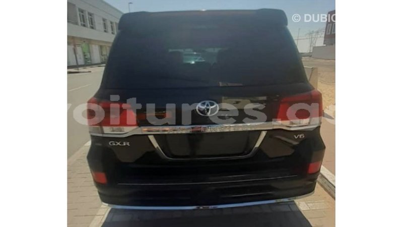 Big with watermark toyota land cruiser estuaire import dubai 5250