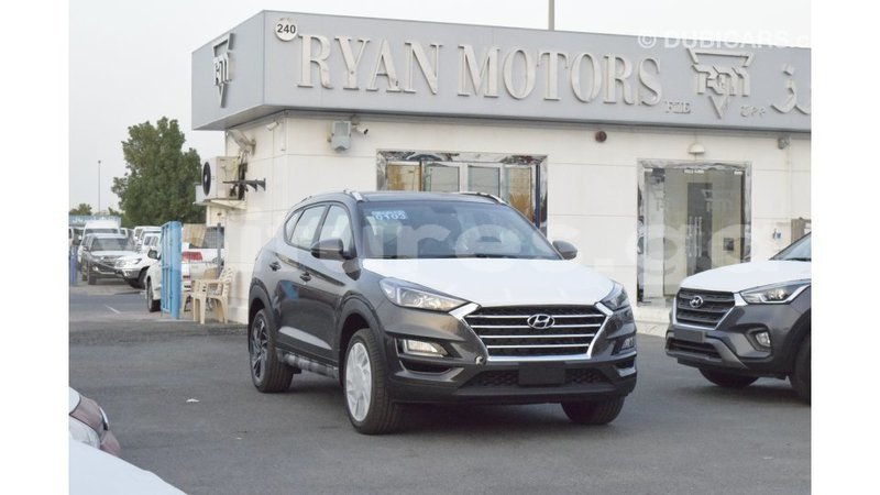 Big with watermark hyundai tucson estuaire import dubai 5253