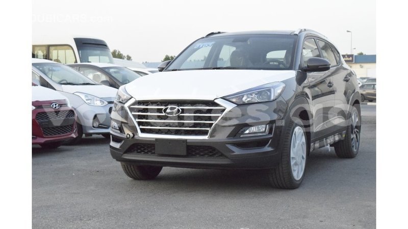 Big with watermark hyundai tucson estuaire import dubai 5253