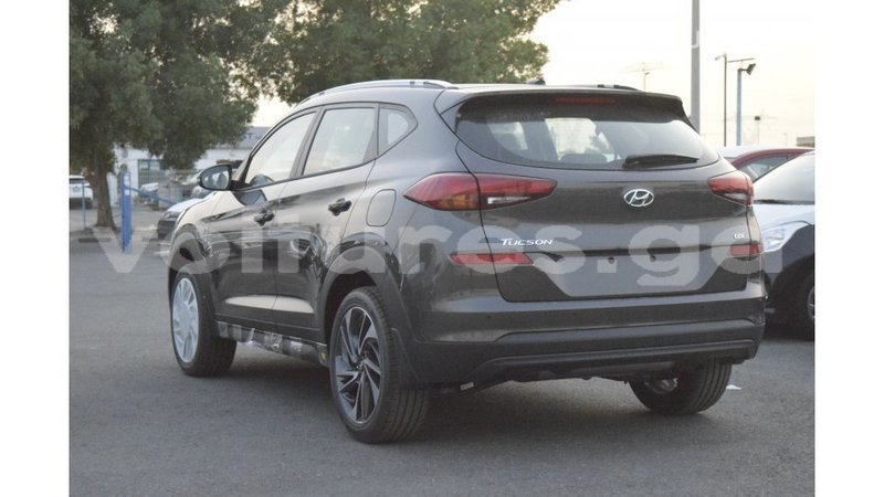 Big with watermark hyundai tucson estuaire import dubai 5253