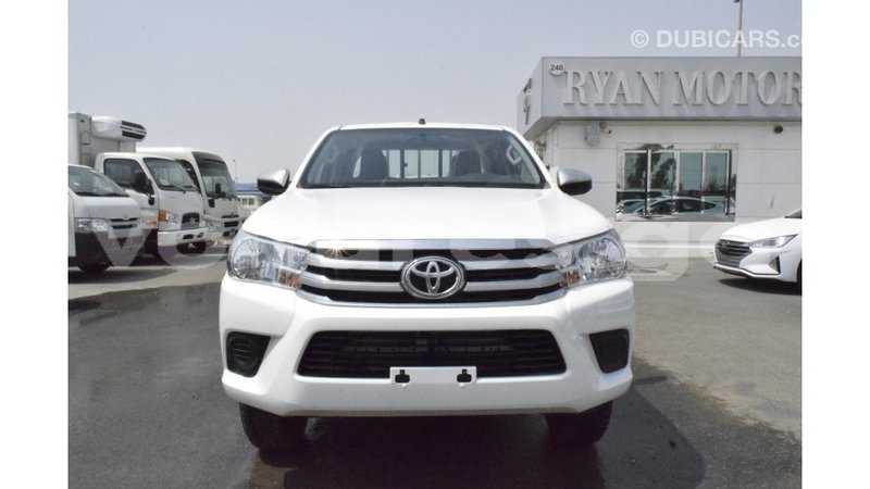 Big with watermark toyota hilux estuaire import dubai 5255