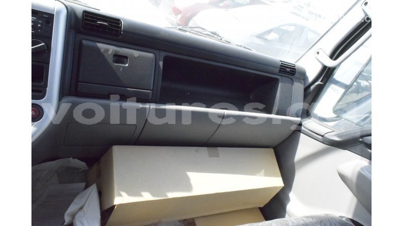 Big with watermark mitsubishi l400 estuaire import dubai 5256