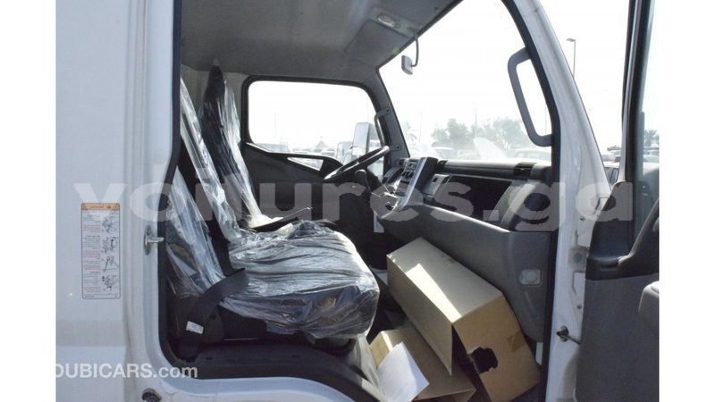 Big with watermark mitsubishi l400 estuaire import dubai 5256