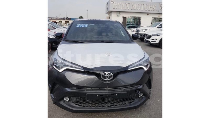 Big with watermark toyota c hr estuaire import dubai 5257