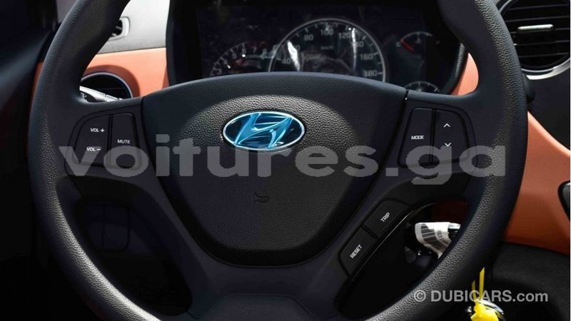 Big with watermark hyundai i10 estuaire import dubai 5259