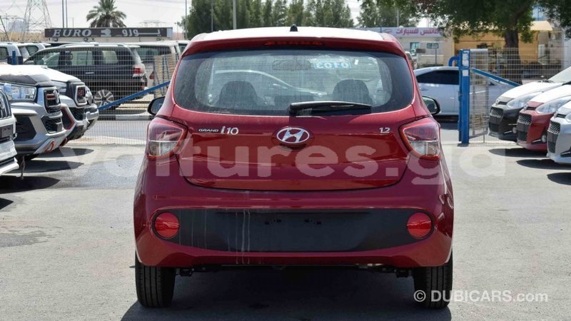 Big with watermark hyundai i10 estuaire import dubai 5259