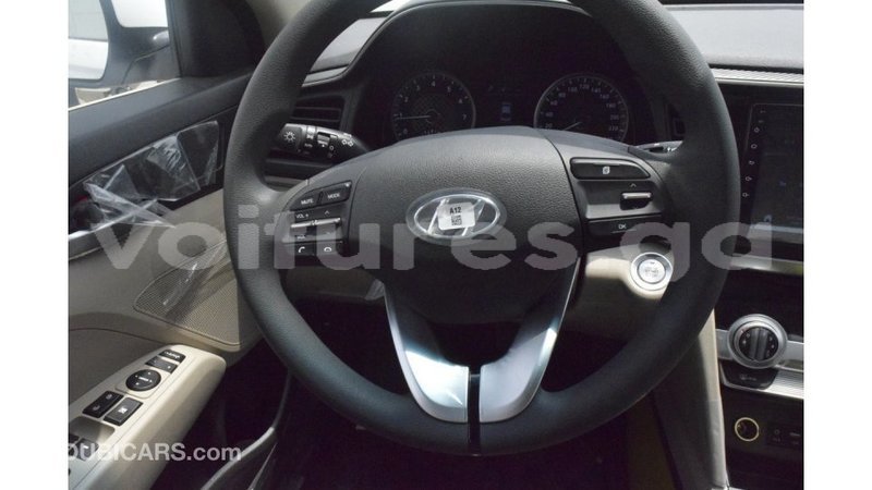 Big with watermark hyundai elantra estuaire import dubai 5260