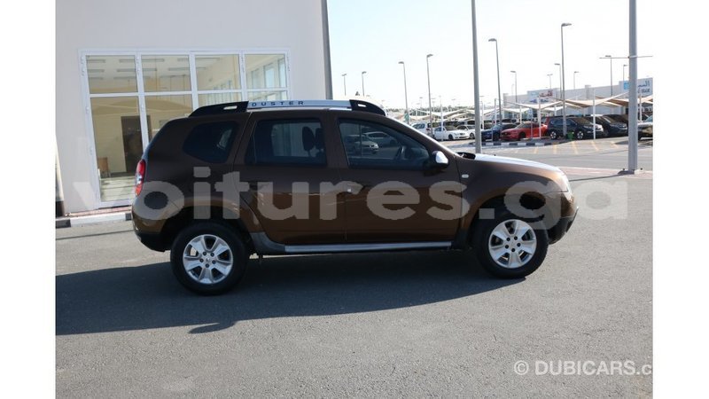 Big with watermark renault duster estuaire import dubai 5261