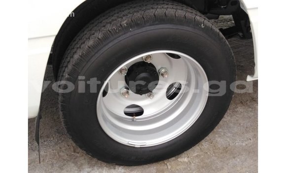 Acheter Import Voiture Toyota Coaster Blanc à Import - Dubai, Estuaire Acheter Import Voiture Toyota Coaster Blanc à Import - Dubai, Estuaire