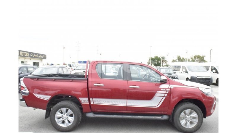 Big with watermark toyota hilux estuaire import dubai 5266