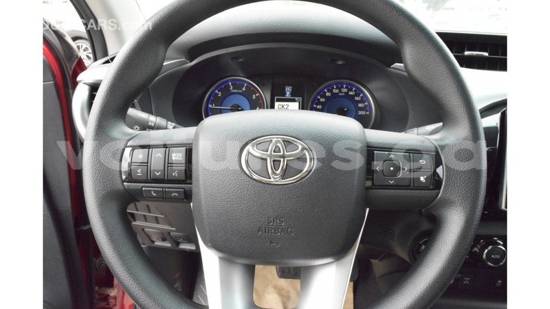 Big with watermark toyota hilux estuaire import dubai 5266