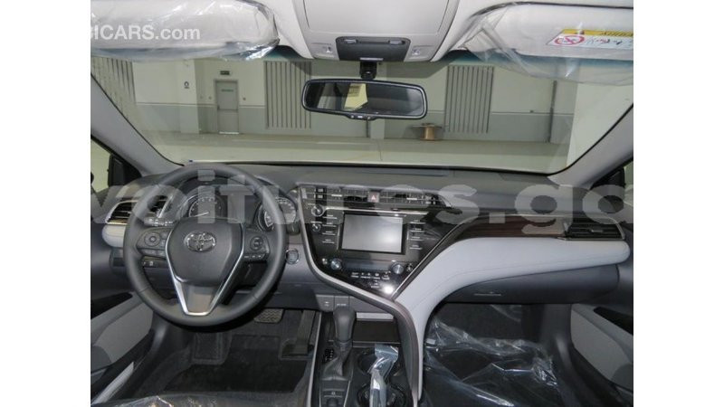 Big with watermark toyota camry estuaire import dubai 5267