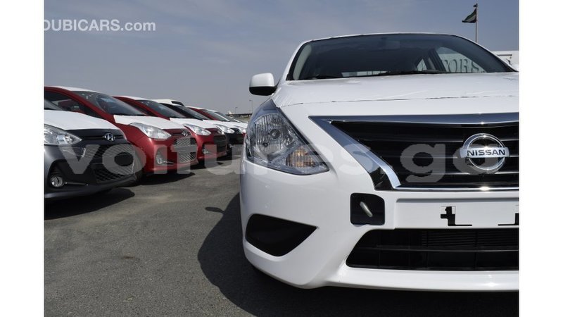 Big with watermark nissan sunny estuaire import dubai 5268