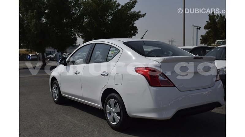 Big with watermark nissan sunny estuaire import dubai 5268