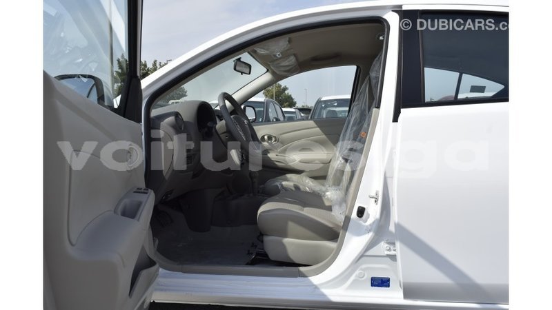 Big with watermark nissan sunny estuaire import dubai 5268