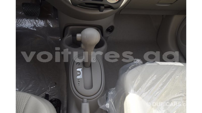 Big with watermark nissan sunny estuaire import dubai 5268