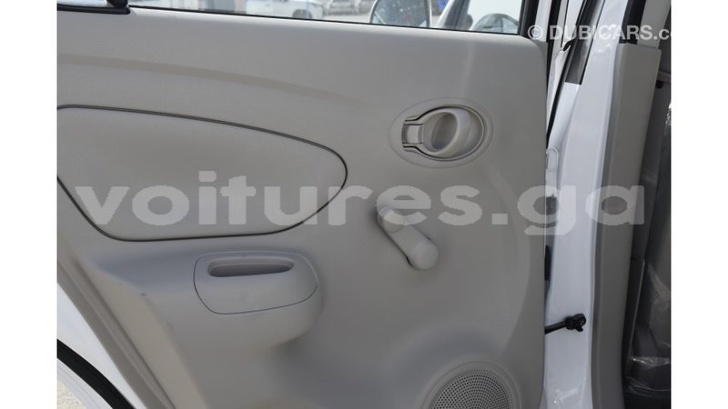 Big with watermark nissan sunny estuaire import dubai 5268