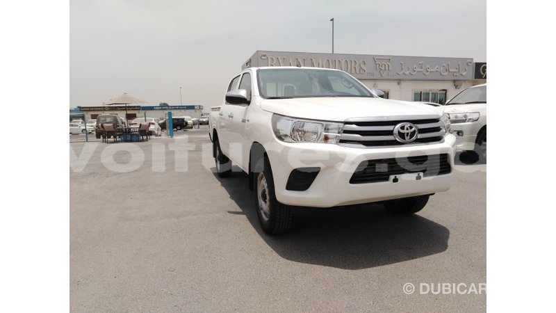 Big with watermark toyota hilux estuaire import dubai 5269