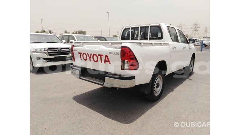 Big with watermark toyota hilux estuaire import dubai 5269