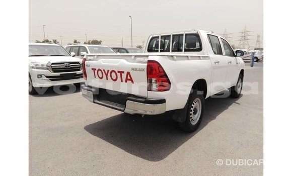 Acheter Import Voiture Toyota Hilux Blanc à Import - Dubai, Estuaire Acheter Import Voiture Toyota Hilux Blanc à Import - Dubai, Estuaire