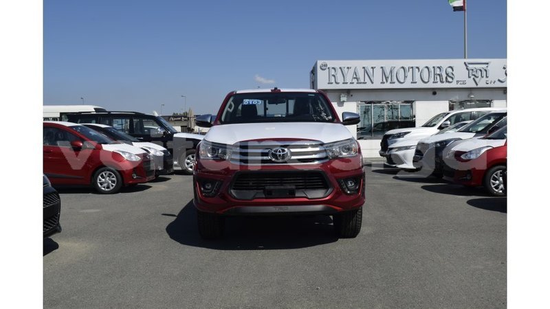 Big with watermark toyota hilux estuaire import dubai 5271