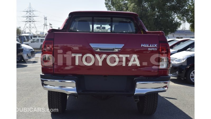 Big with watermark toyota hilux estuaire import dubai 5271