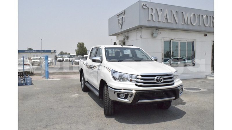 Big with watermark toyota hilux estuaire import dubai 5274