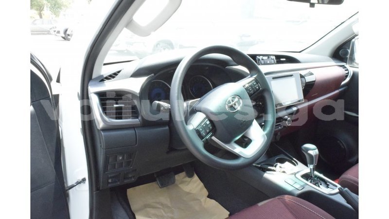 Big with watermark toyota hilux estuaire import dubai 5274