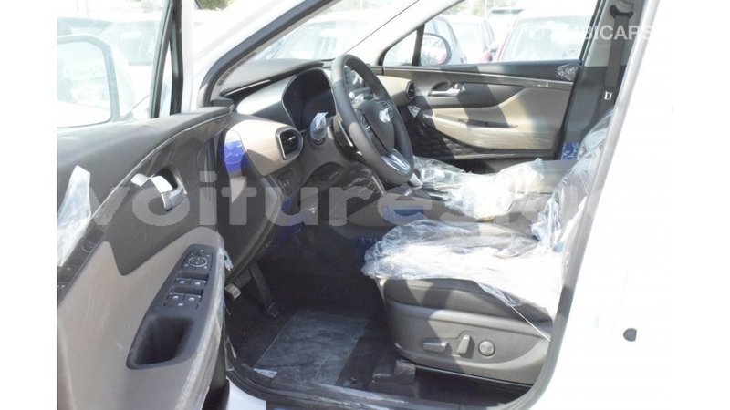 Big with watermark hyundai santa fe estuaire import dubai 5278