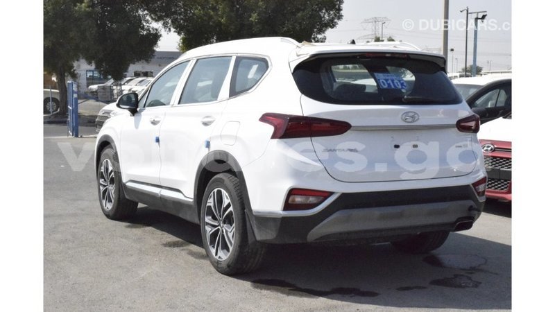 Big with watermark hyundai santa fe estuaire import dubai 5278