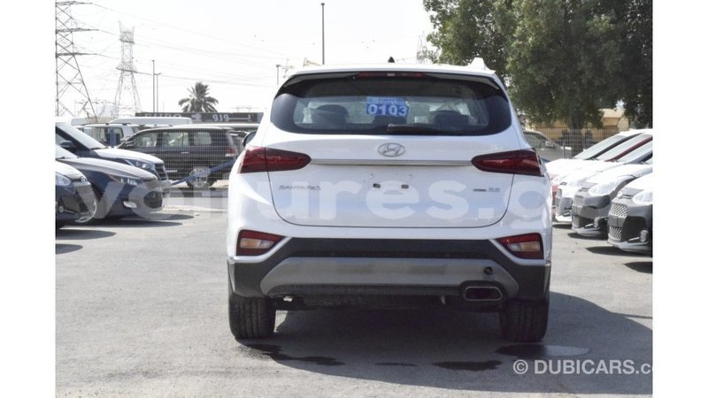 Big with watermark hyundai santa fe estuaire import dubai 5278