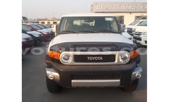 Acheter Import Voiture Toyota FJ Cruiser Noir à Import - Dubai, Estuaire Acheter Import Voiture Toyota FJ Cruiser Noir à Import - Dubai, Estuaire
