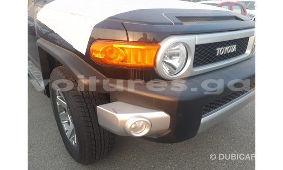 Acheter Import Voiture Toyota FJ Cruiser Noir à Import - Dubai, Estuaire Acheter Import Voiture Toyota FJ Cruiser Noir à Import - Dubai, Estuaire