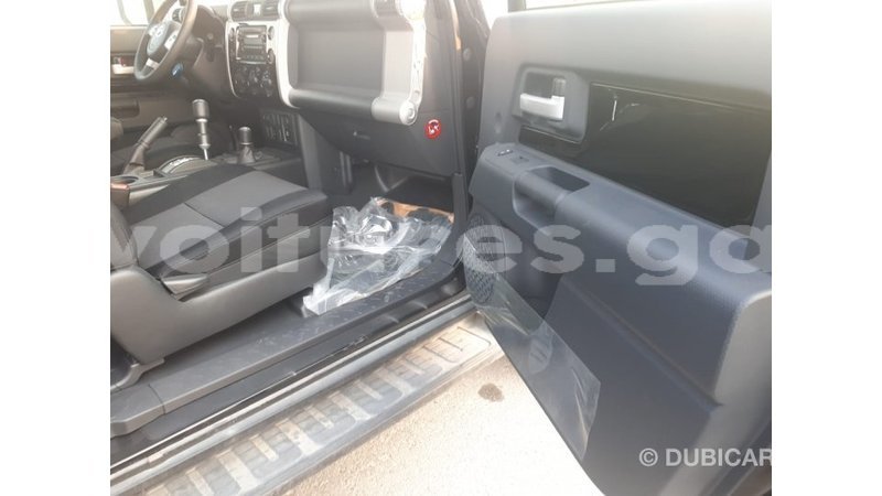 Big with watermark toyota fj cruiser estuaire import dubai 5279