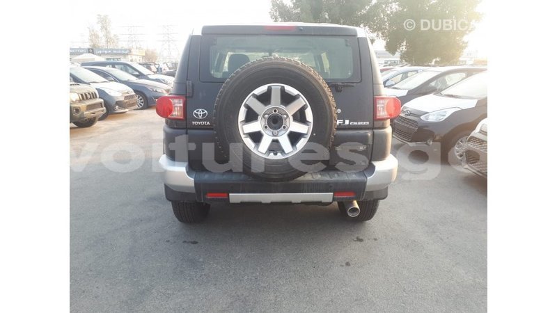 Big with watermark toyota fj cruiser estuaire import dubai 5279