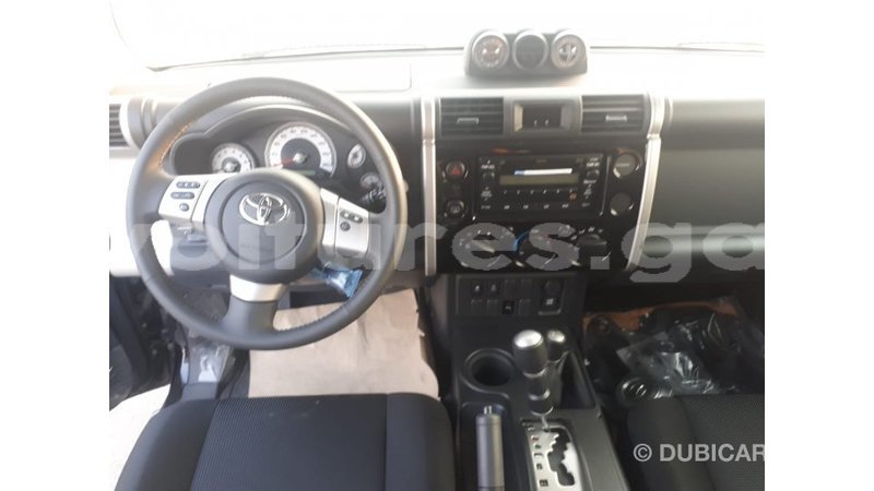 Big with watermark toyota fj cruiser estuaire import dubai 5279