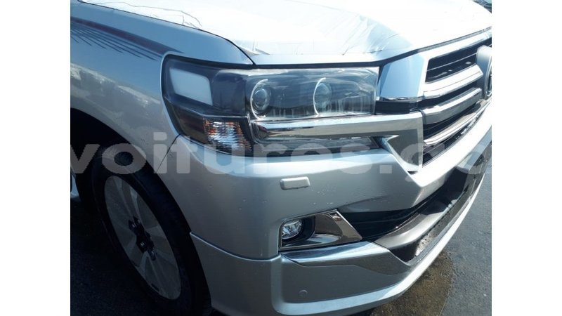 Big with watermark toyota land cruiser estuaire import dubai 5281