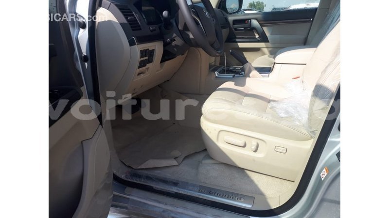 Big with watermark toyota land cruiser estuaire import dubai 5281