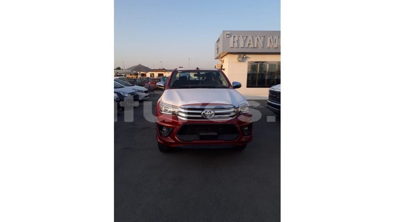 Big with watermark toyota hilux estuaire import dubai 5282