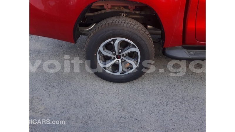 Big with watermark toyota hilux estuaire import dubai 5282