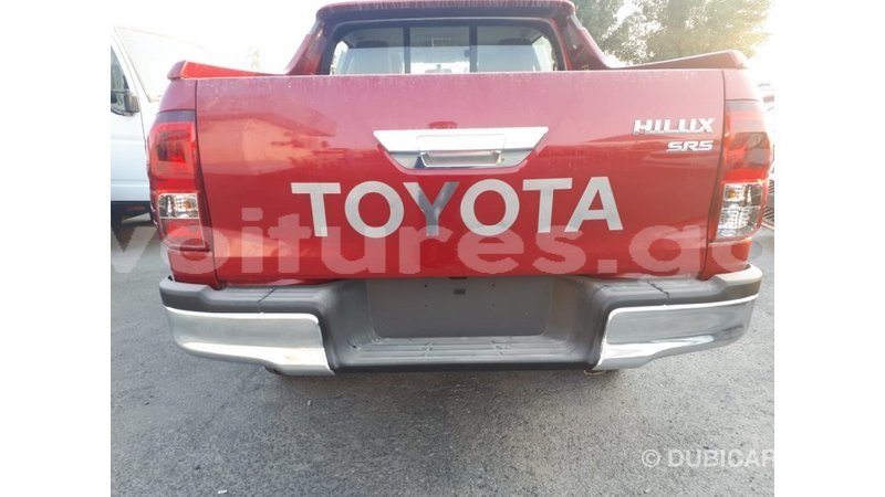 Big with watermark toyota hilux estuaire import dubai 5282