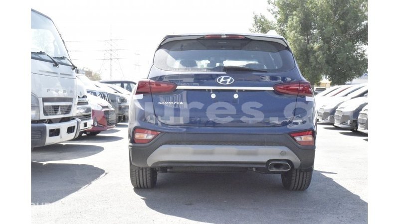 Big with watermark hyundai santa fe estuaire import dubai 5283