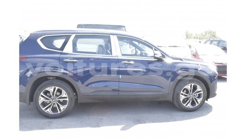 Big with watermark hyundai santa fe estuaire import dubai 5283