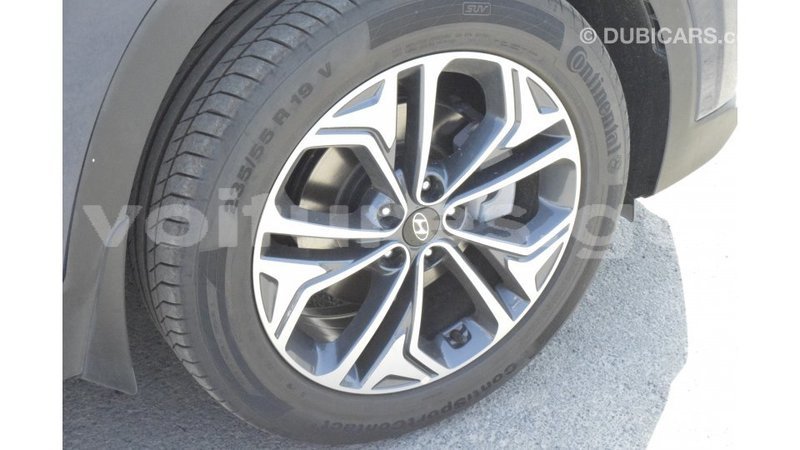 Big with watermark hyundai santa fe estuaire import dubai 5283