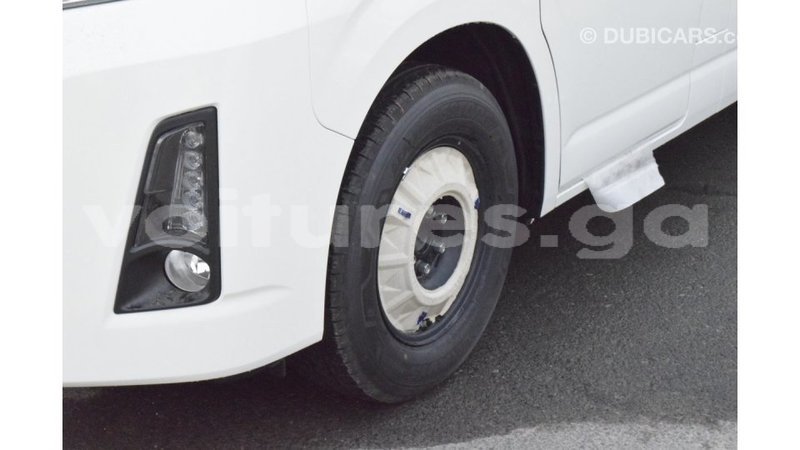 Big with watermark toyota hiace estuaire import dubai 5285